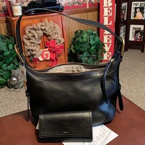 Black Leather Fossil Hannah Hobo Shoulder bag with Wallet.